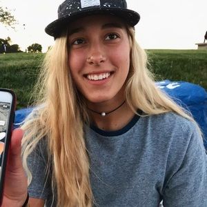 Meet your Posher, Olivia